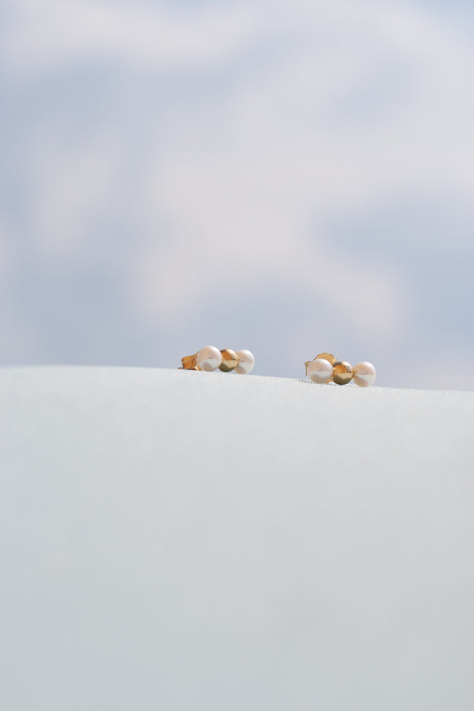 JUKSEREI POETRY EAR STUDS Sonderangebot der Fabrik
