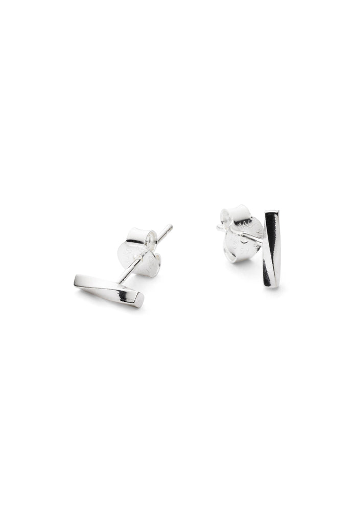 JUKSEREI EMBER EAR STUDS Begrenztes Angebot