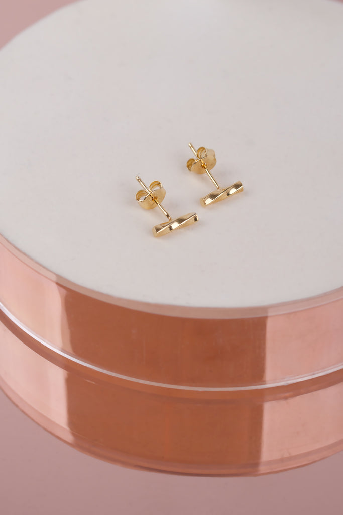 JUKSEREI EMBER EAR STUDS Begrenztes Angebot