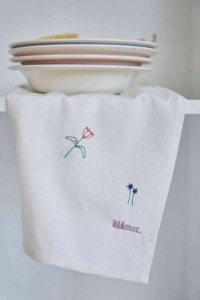 JUKSEREI BLÅMST · KITCHEN TOWEL FLOWER Nur noch ein Tag übrig