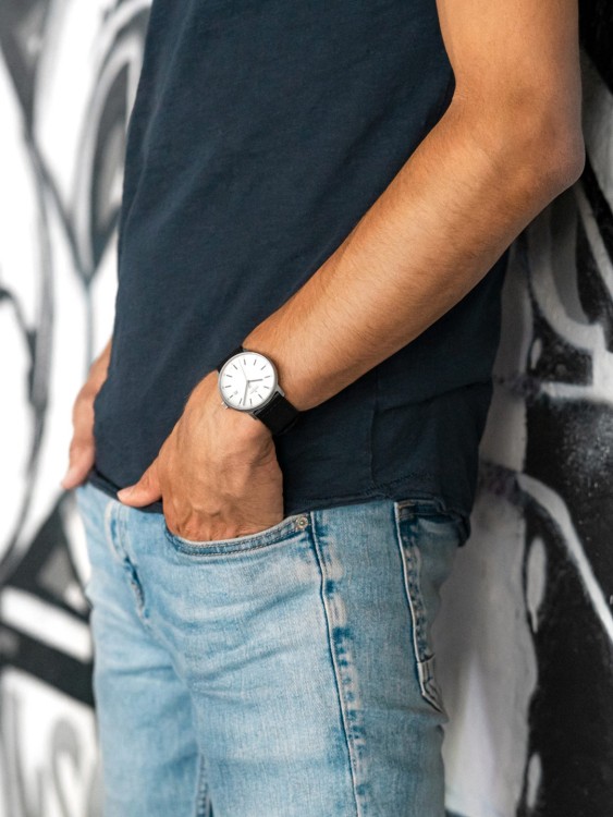 Junghans FORM A Titan Bis zu 60% Rabatt