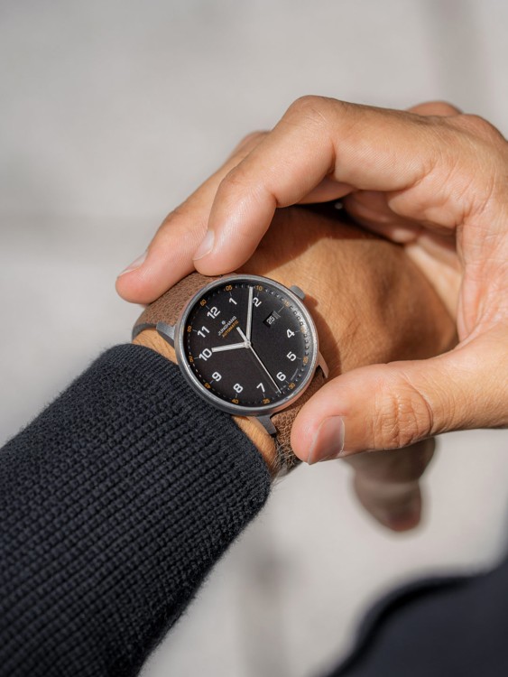 Junghans FORM A Titan Bis zu 65% Rabatt
