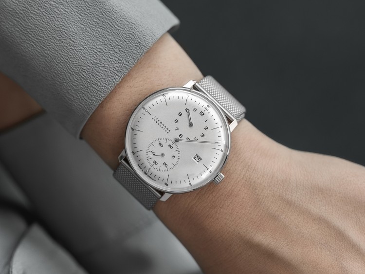 Junghans max bill Regulator Riesige Ersparnisse