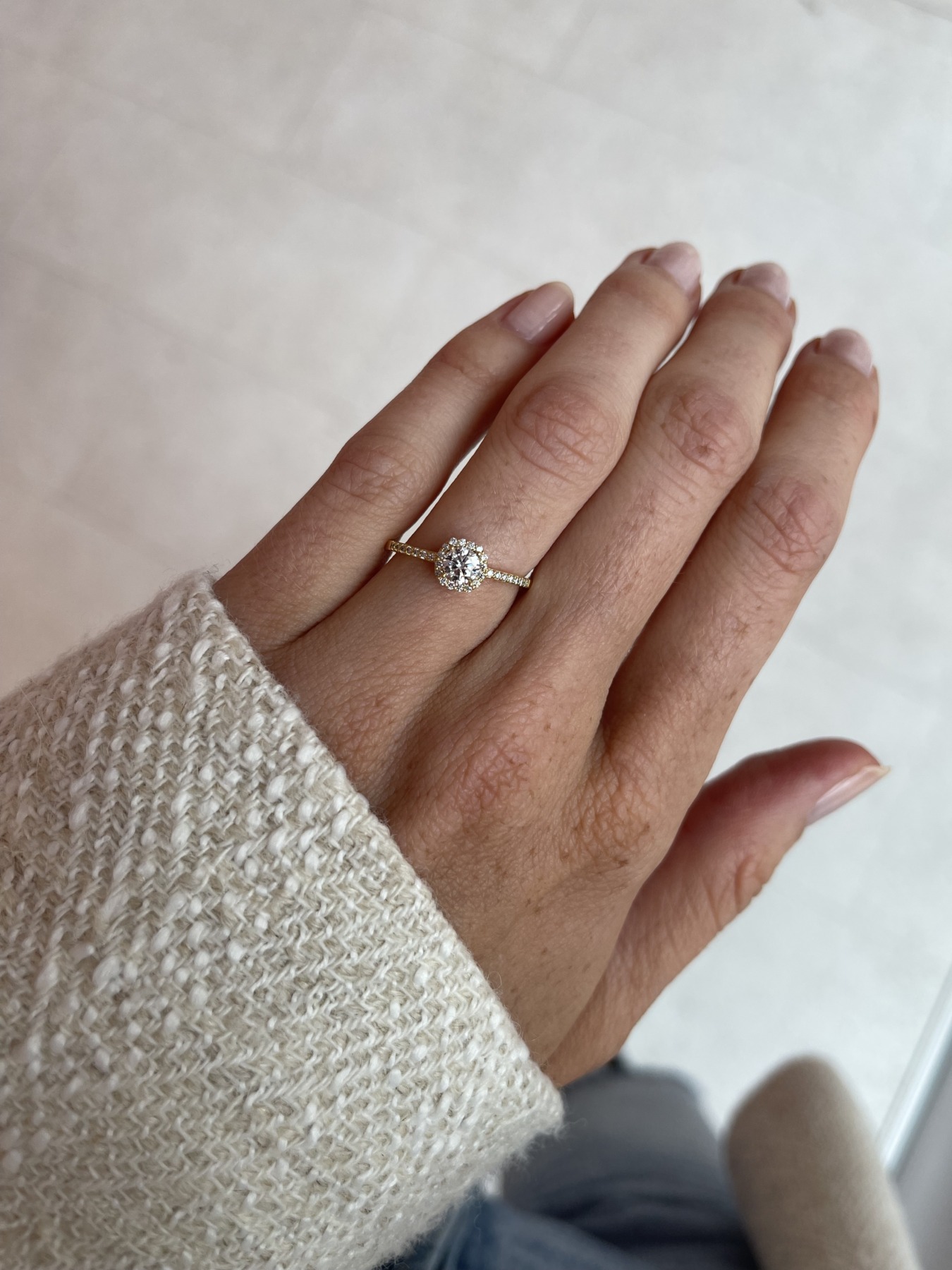 Nina Kastens Halo Diamond Ring Nur noch ein Tag übrig