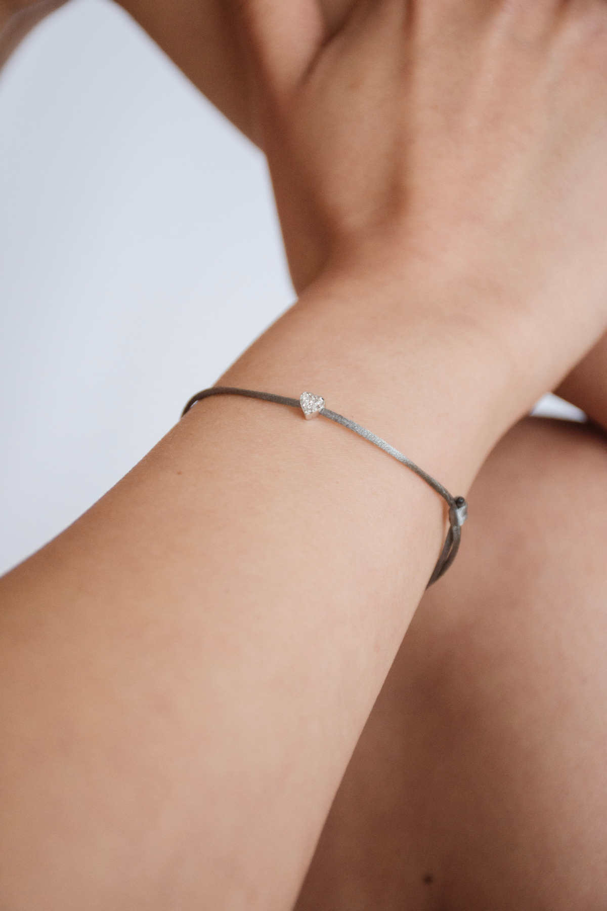 Nina Kastens Diamond Heart Bracelet Grey WG Exklusive Angebote