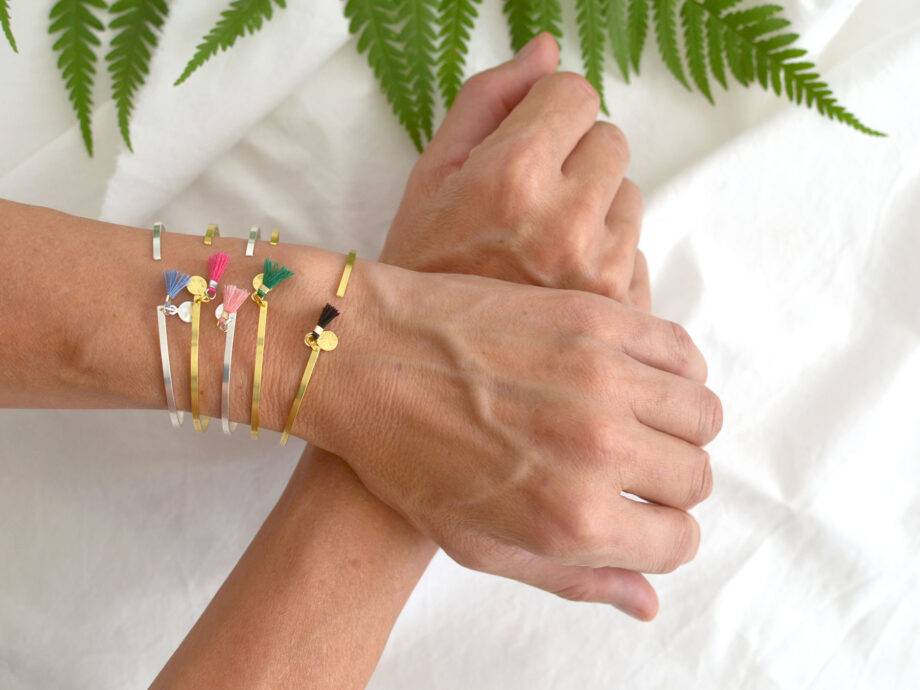 Renna Deluxe Armreif in Gold, Goldarmreif mit niedlicher Tassel im Boho-Stil JETZT KAUFEN