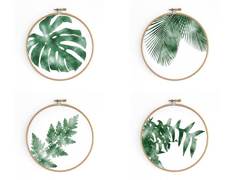 Renna Deluxe Farnwedel _ Bild im Stickrahmen im Angebot