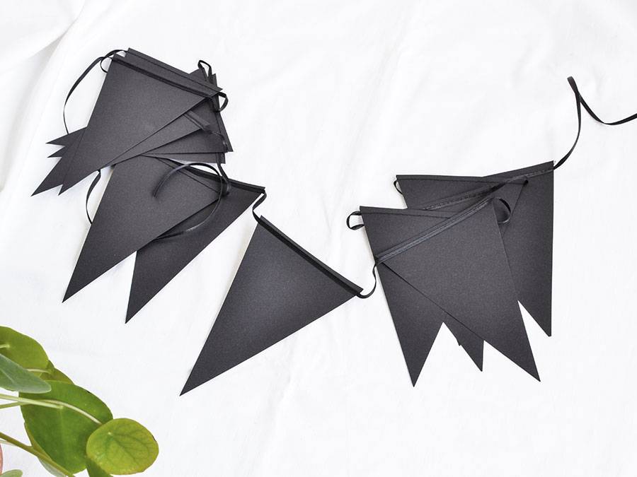 Renna Deluxe Wimpelkette schwarz Meist gekauft