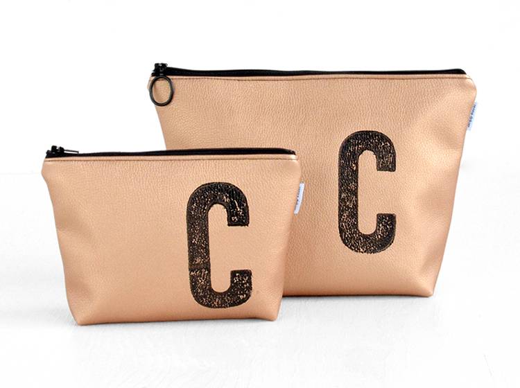 Renna Deluxe Kosmetiktasche Metallic KUPFER mit Buchstabe / vegan Valentinstagsangebot