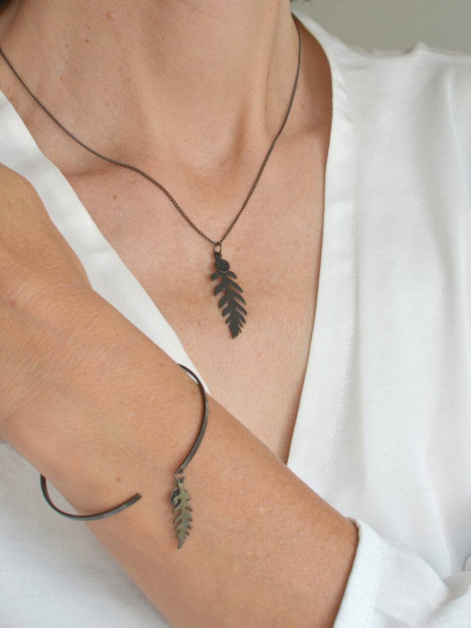 Renna Deluxe BLACK Edition Lange Kette mit Farn Günstiger Verkauf