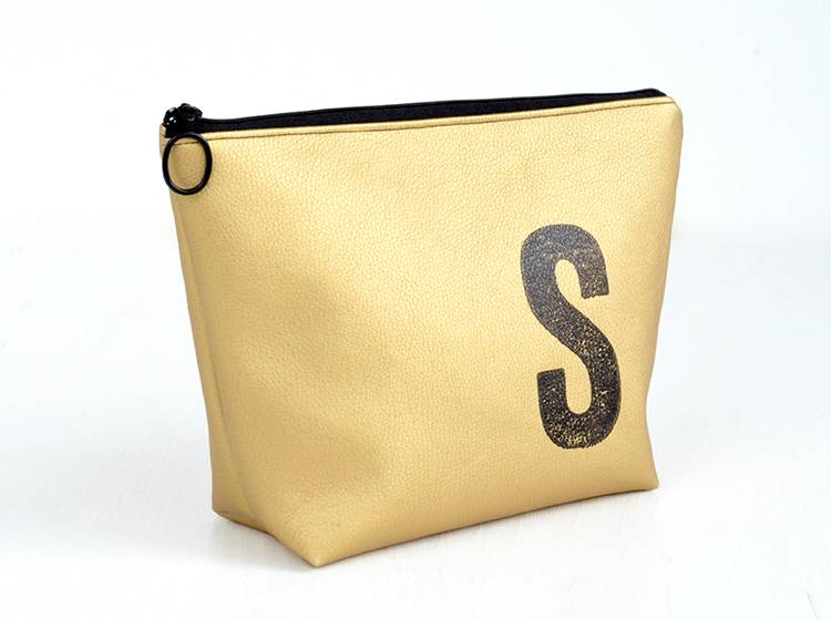 Renna Deluxe Waschtasche Metallic GOLD mit Buchstabe, vegan Rabatt