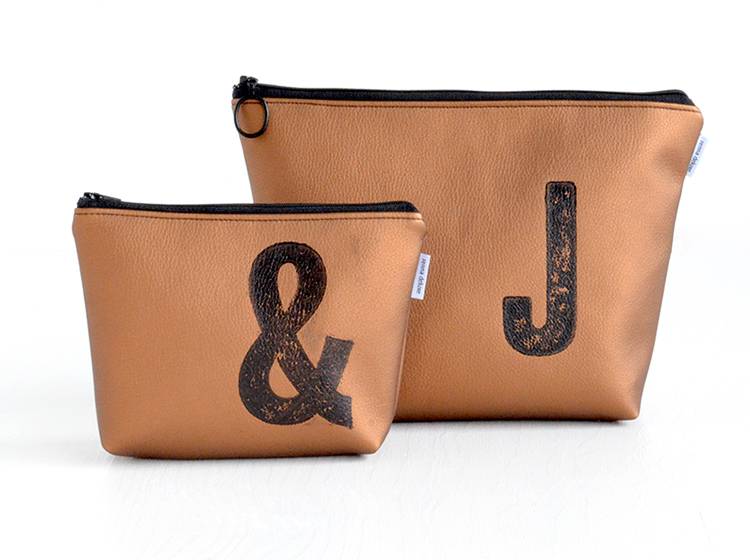 Renna Deluxe Waschtasche Metallic BRONZE mit Buchstabe personalisiert, vegan Günstig kaufen