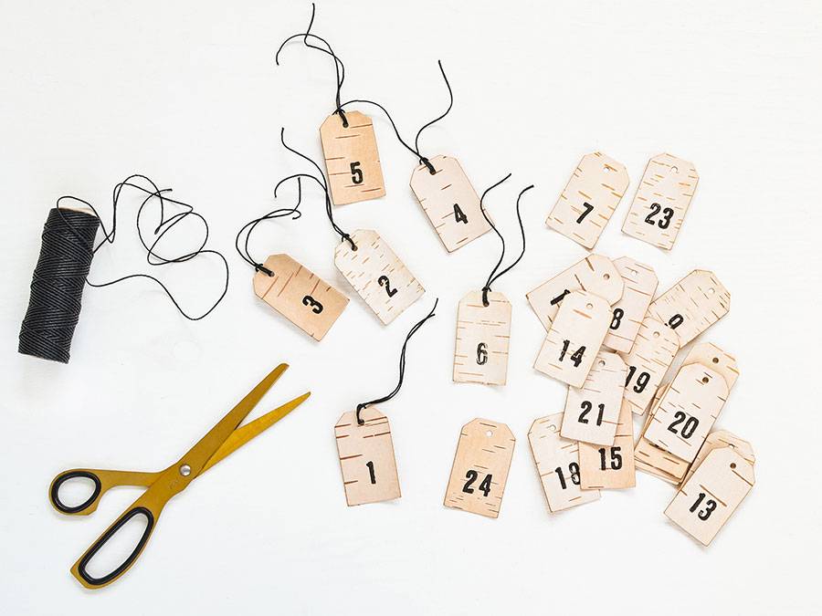 Renna Deluxe Adventskalender Zahlen Anhänger aus Birkenrinde Limitierter Zeitrabatt