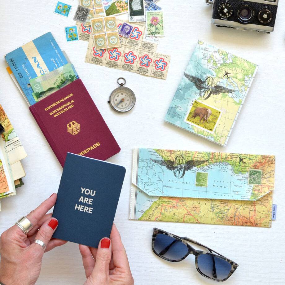 Renna Deluxe Atlas Reiseetui Groß – Etui aus Landkarten Bestseller