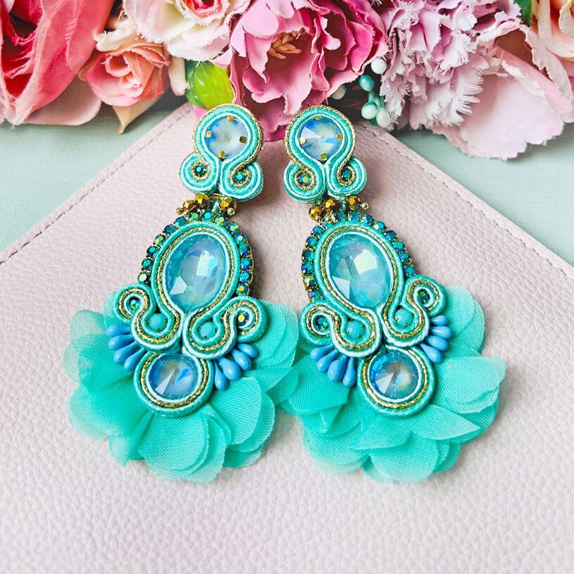 SchwesterSchwester Außergewöhnliche Soutache-Ohrringe in Türkis Letzter Tag